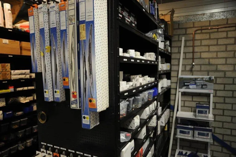 Magazijn met onderdelen